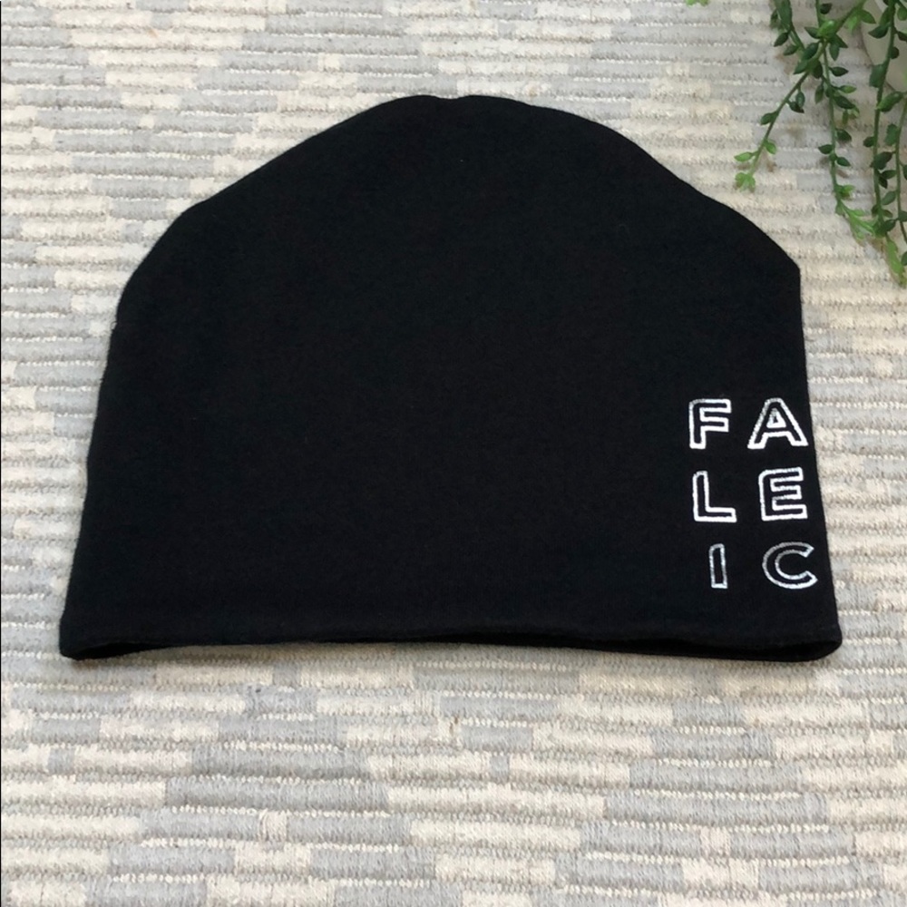 Fabletics beanie - Picture 6 of 6